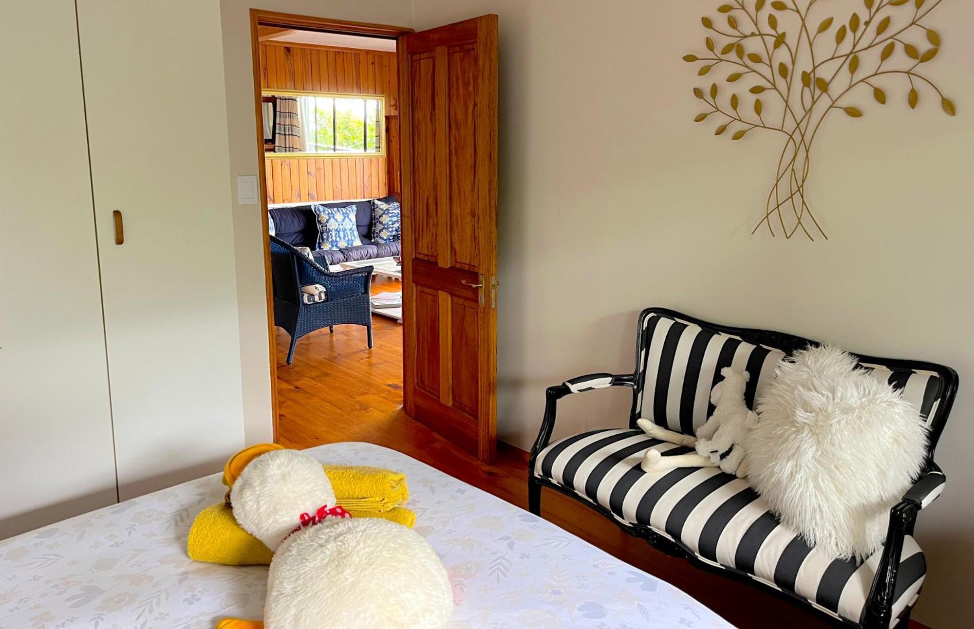 Peaceful Guest Suite With Balcony Views And Garden Setting Брентон-он-Сі Екстер'єр фото